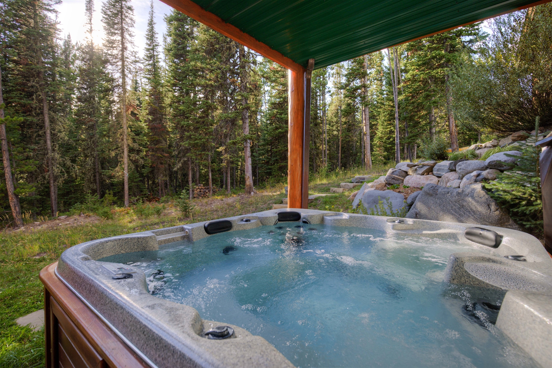 Hot Tub at Little Wolf Log Cabin Wilson Peak Properties