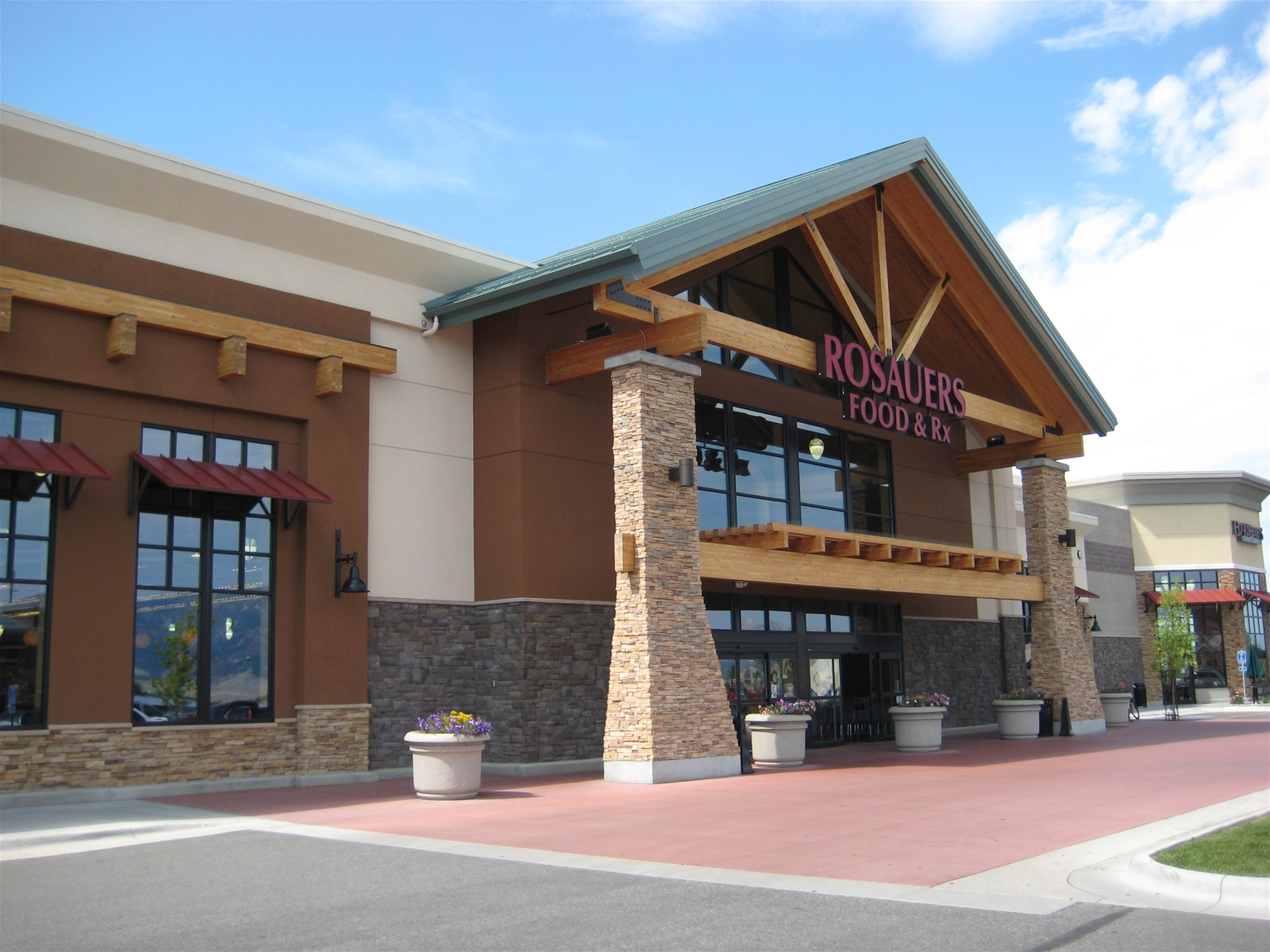 Front of Rosauers Food and Rx in Bozeman
