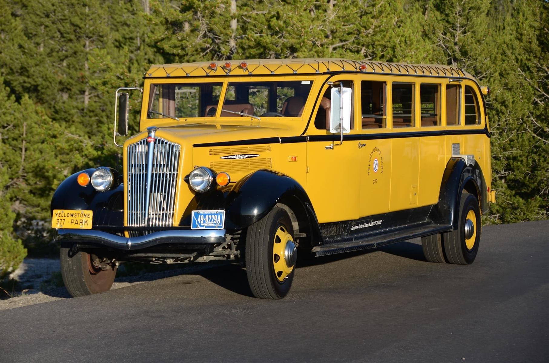 Yellowstone Park Yellow shuttle